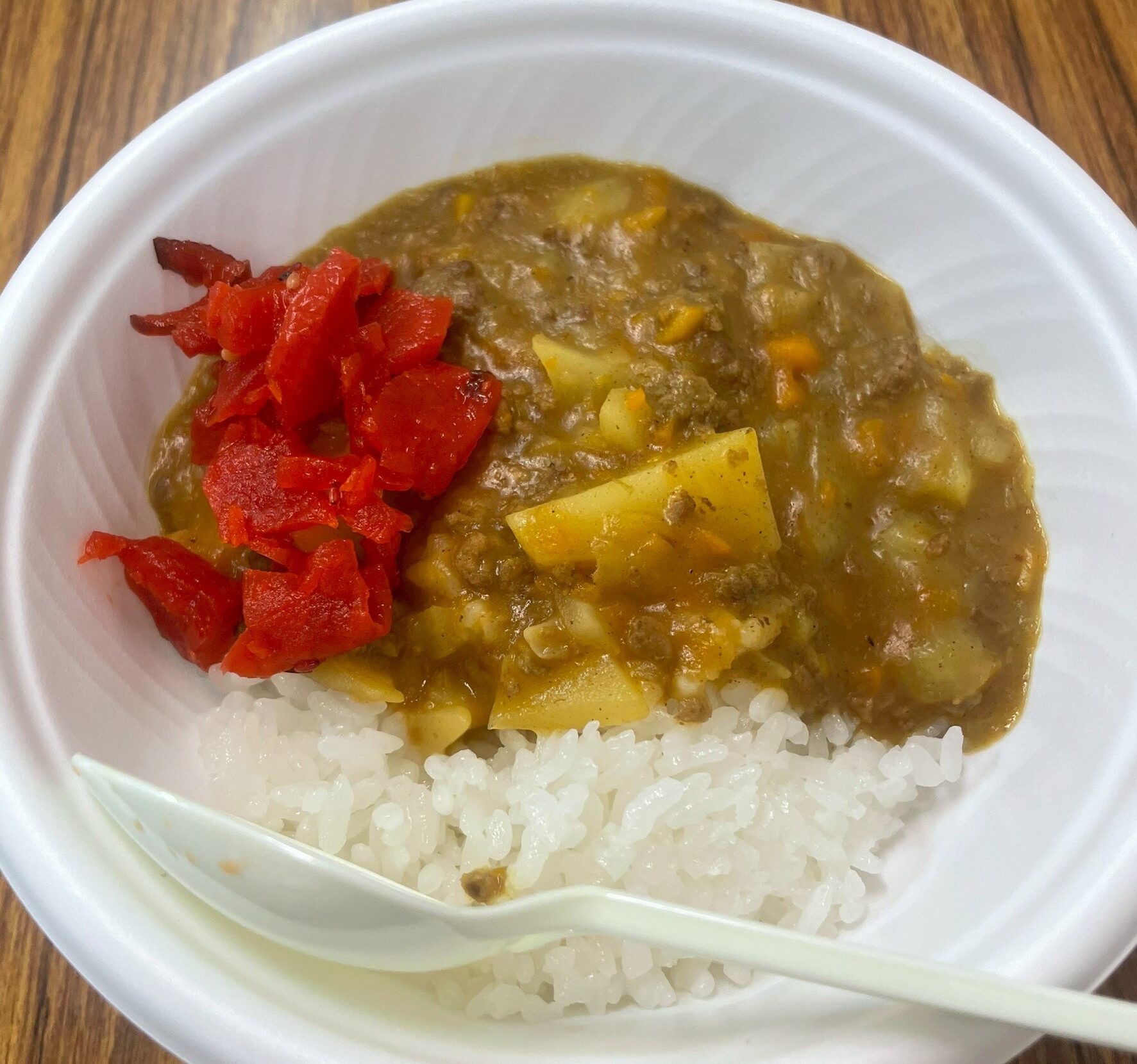 あなたが現在見ているのは みんなで作ったカレーも完売で、ながお福祉まつりは大盛況でした