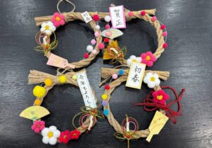 投稿についてもっと詳しく しめ縄リースを作りました、「わくわくワーク」も年の瀬ですね